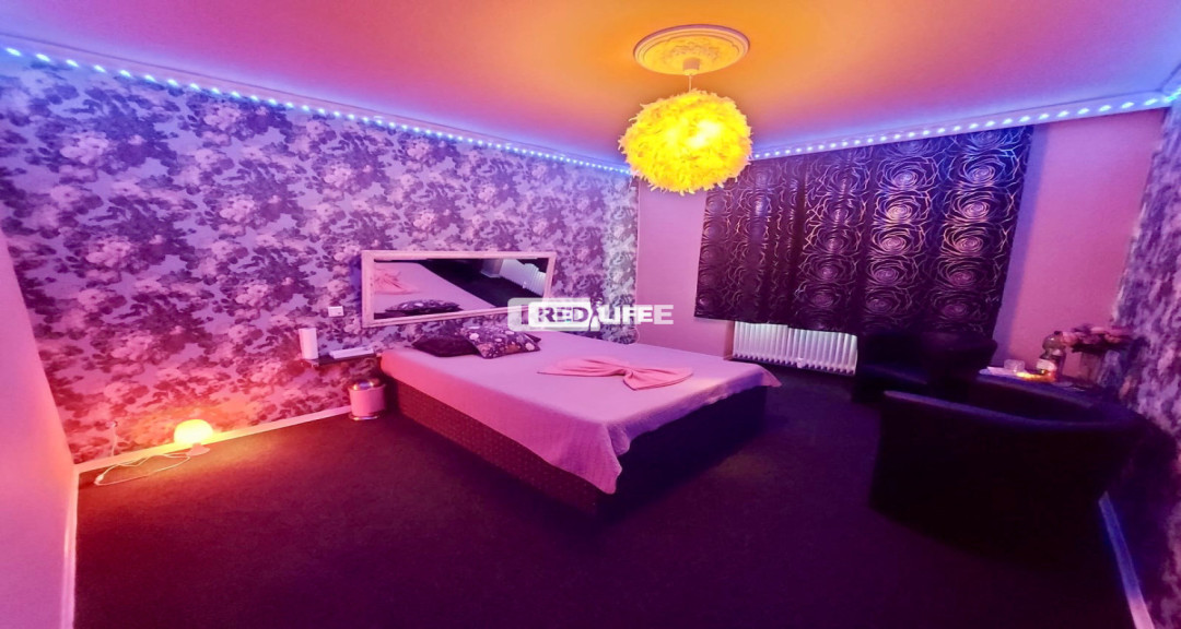 Ekskluzywny apartament, wysokie zarobki, praca