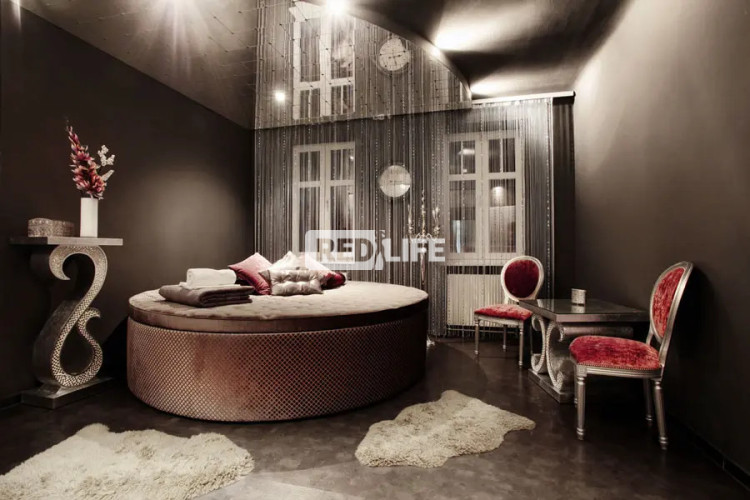 prywatnym apartamencie reklama premium Simplytop